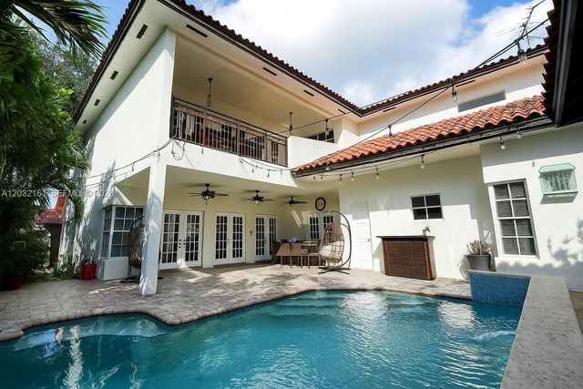 15106 NW 89th Ct, Miami Lakes, FL 33018