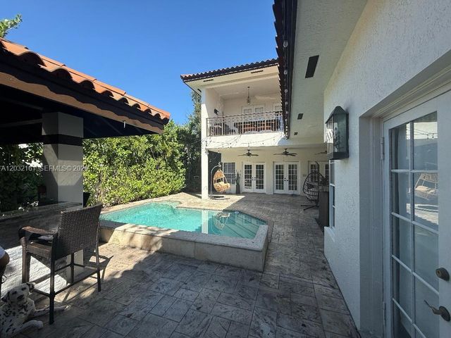 15106 NW 89th Ct, Miami Lakes, FL 33018
