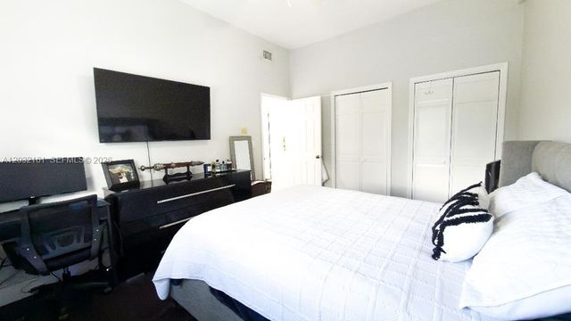15106 NW 89th Ct, Miami Lakes, FL 33018