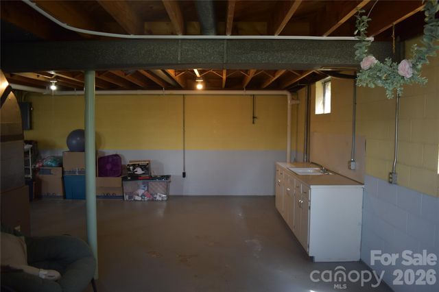 103 Regina Drive, Morganton, NC 28655