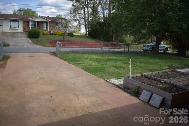 103 Regina Drive, Morganton, NC 28655