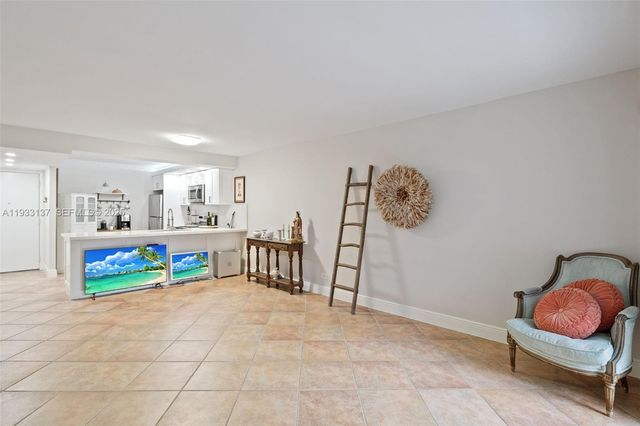 8107 SW 72nd Ave 110E, Miami, FL 33143