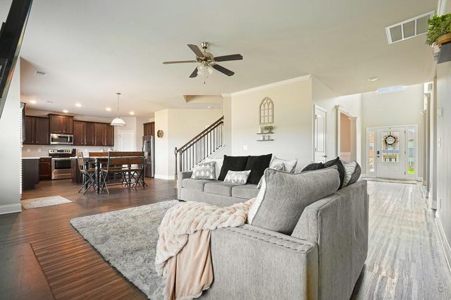 64 N Village Circle, Rydal, GA 30171