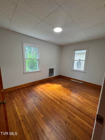 325 Mullins Street, Kingsport, TN 37665