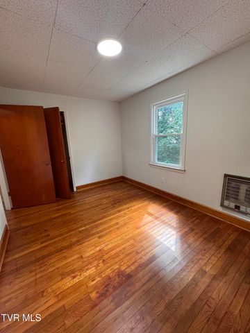 325 Mullins Street, Kingsport, TN 37665
