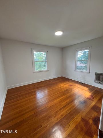 325 Mullins Street, Kingsport, TN 37665