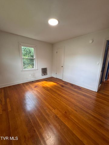 325 Mullins Street, Kingsport, TN 37665