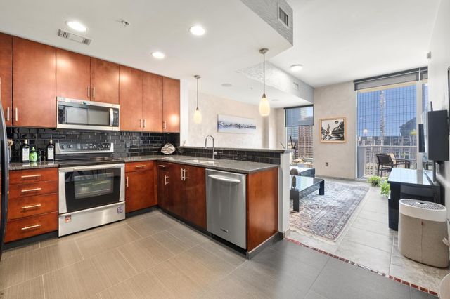 360 Nueces ST 1707, Austin, TX 78701