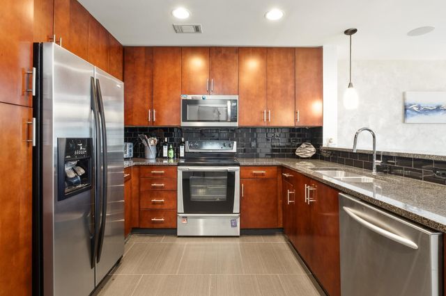 360 Nueces ST 1707, Austin, TX 78701