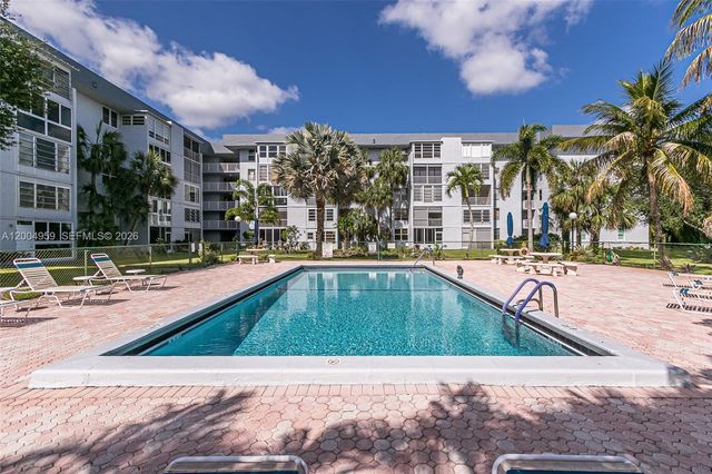 1402 NW 80th Avenue 302, Margate, FL 33063