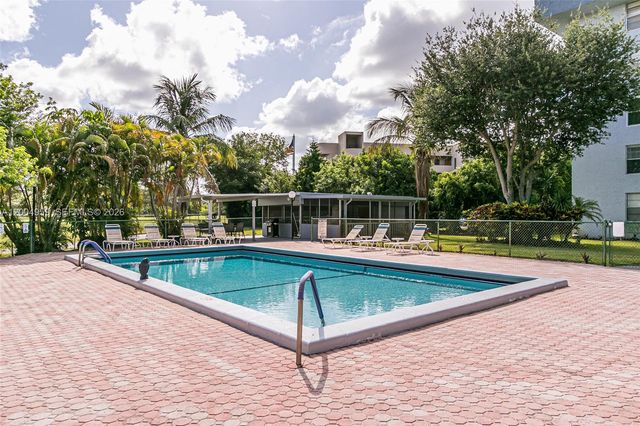1402 NW 80th Avenue 302, Margate, FL 33063