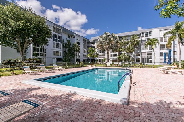 1402 NW 80th Avenue 302, Margate, FL 33063