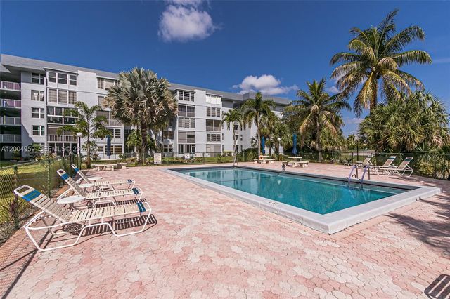 1402 NW 80th Avenue 302, Margate, FL 33063