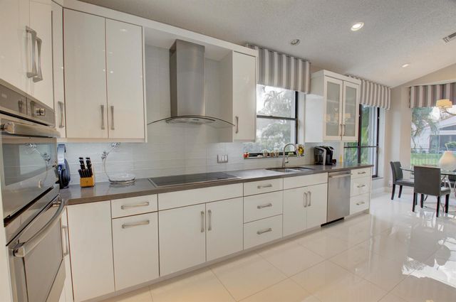 2106 NW 60th Circle, Boca Raton, FL 33496