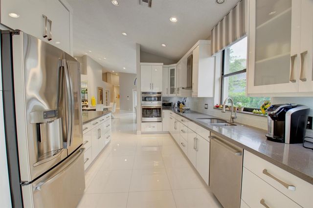 2106 NW 60th Circle, Boca Raton, FL 33496