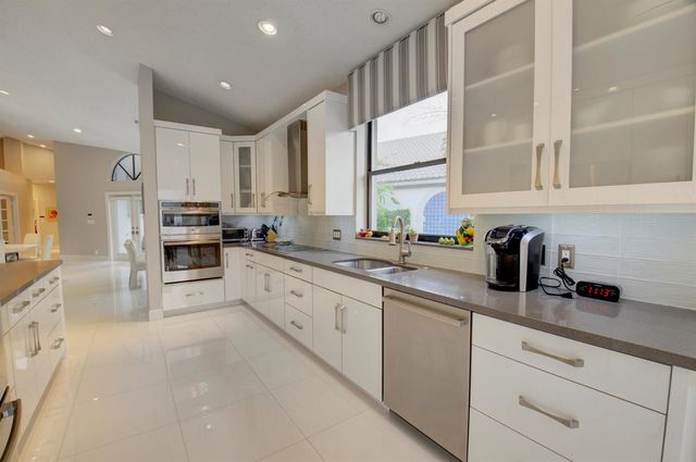 2106 NW 60th Circle, Boca Raton, FL 33496