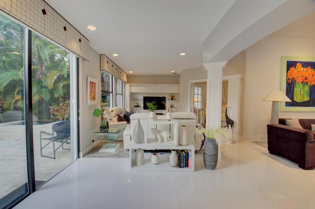 2106 NW 60th Circle, Boca Raton, FL 33496