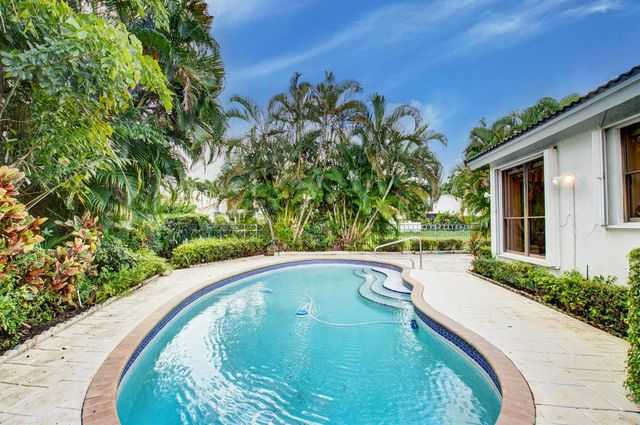 2106 NW 60th Circle, Boca Raton, FL 33496
