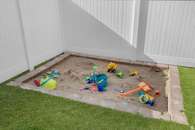 826 W WALNUT BARK LN, Mapleton, UT 84664