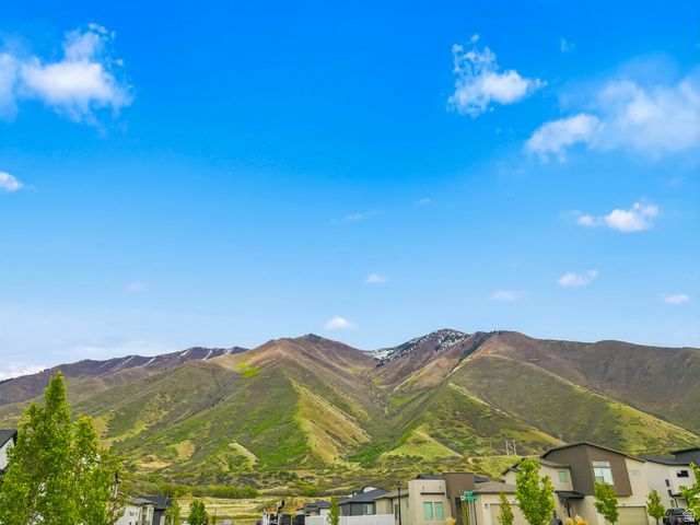 826 W WALNUT BARK LN, Mapleton, UT 84664