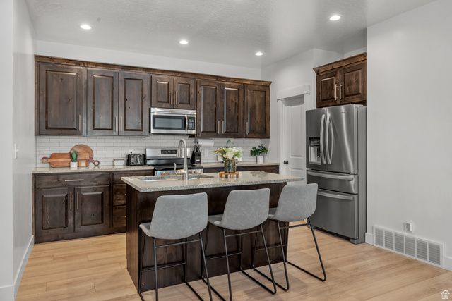 826 W WALNUT BARK LN, Mapleton, UT 84664