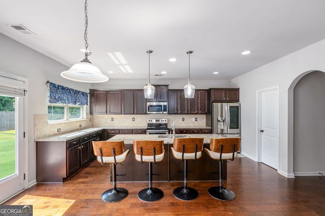 141 Pinehaven Court, Mcdonough, GA 30252