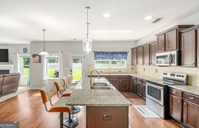 141 Pinehaven Court, Mcdonough, GA 30252