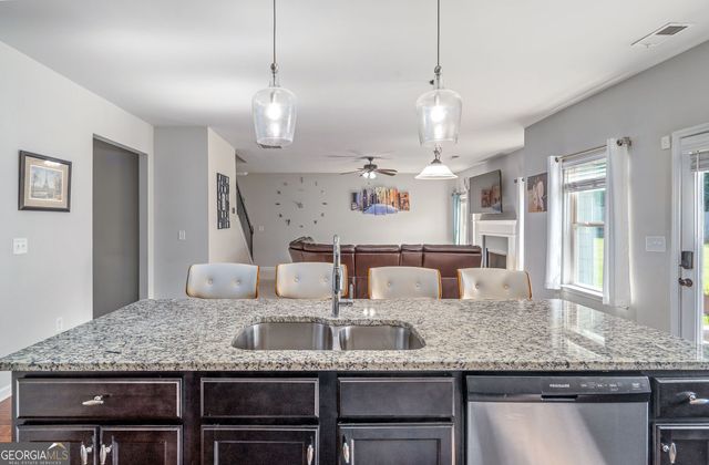 141 Pinehaven Court, Mcdonough, GA 30252