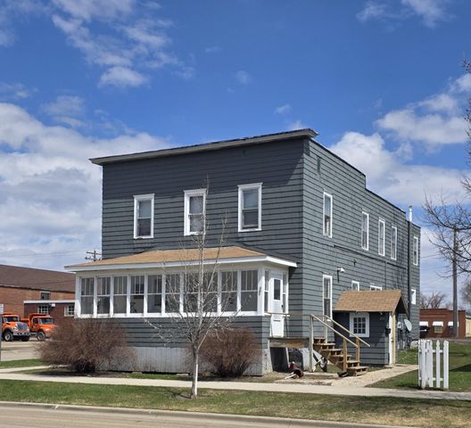 205 3rd Avenue SE, Valley City, ND 58072