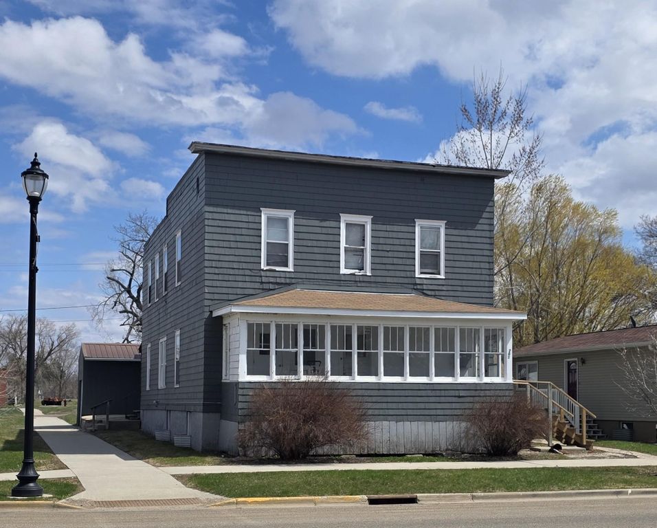 205 3rd Avenue SE, Valley City, ND 58072