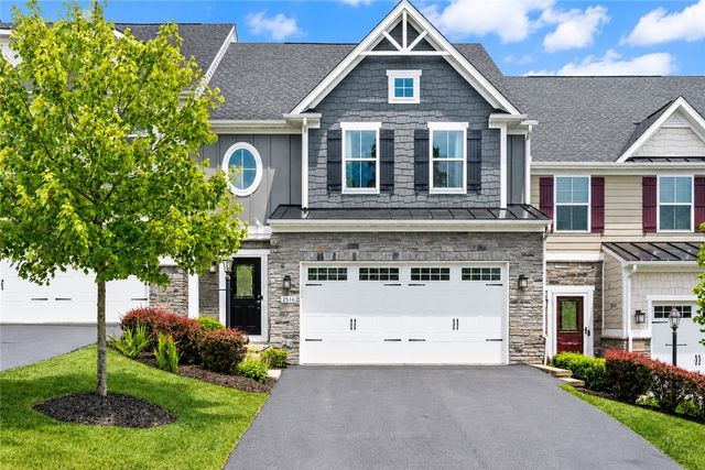 2516 Adele Ct, Franklin Park, PA 15143