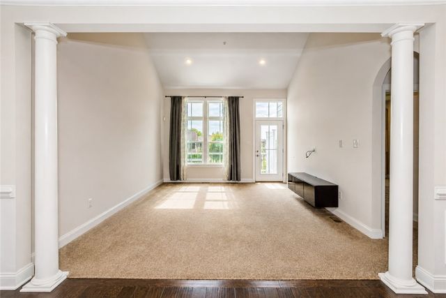 2516 Adele Ct, Franklin Park, PA 15143