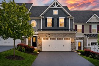 2516 Adele Ct, Franklin Park, PA 15143