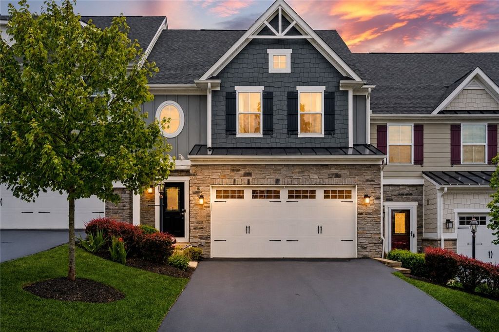 2516 Adele Ct, Franklin Park, PA 15143