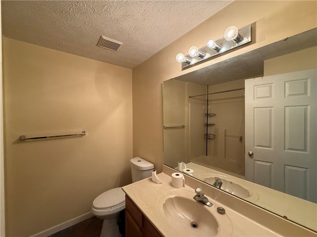 3031 Estate Dr, North Fayette, PA 15071