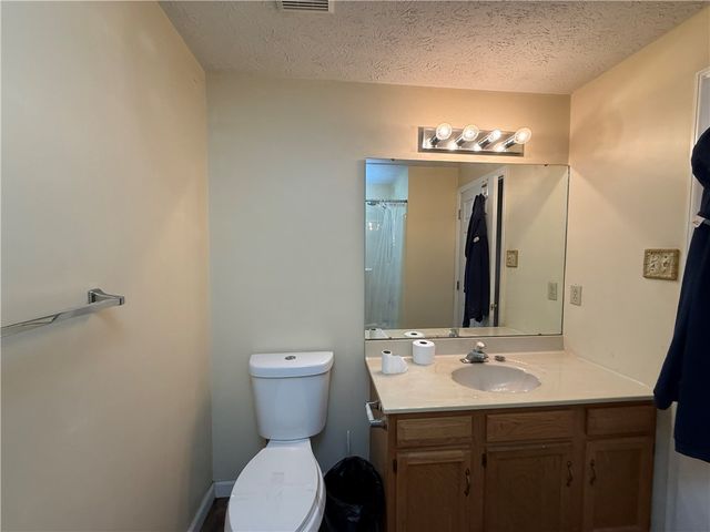 3031 Estate Dr, North Fayette, PA 15071