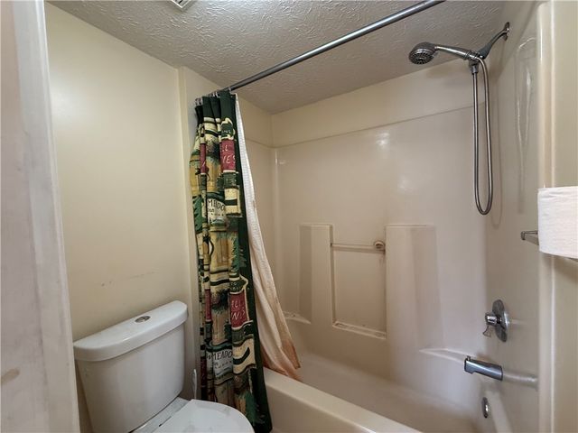 3031 Estate Dr, North Fayette, PA 15071