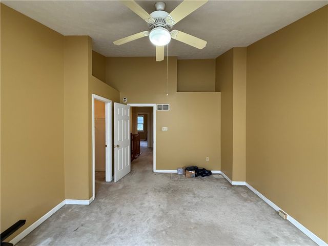 3031 Estate Dr, North Fayette, PA 15071