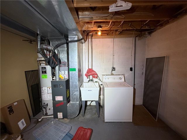 3031 Estate Dr, North Fayette, PA 15071