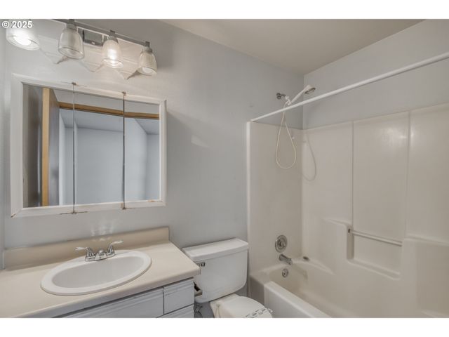 13712 Ne 91ST St, Vancouver, WA 98682