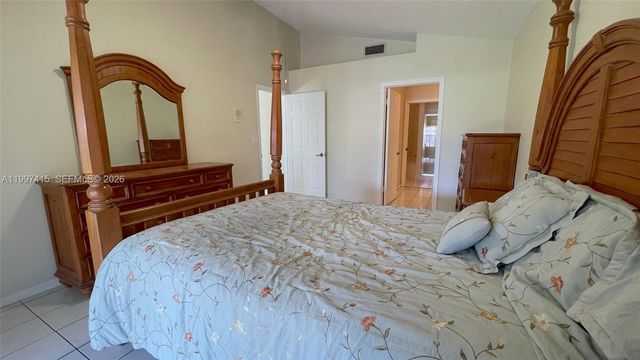 19011 NW 79th Ct, Hialeah, FL 33015