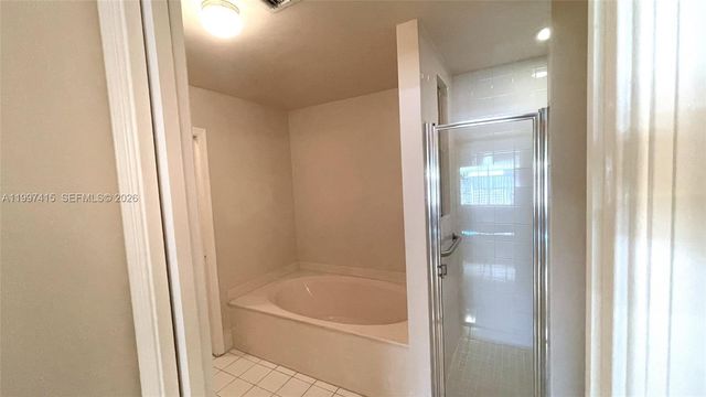 19011 NW 79th Ct, Hialeah, FL 33015