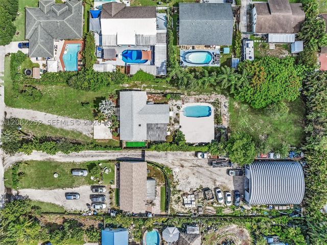5088 2nd Rd, Lake Worth, FL 33467
