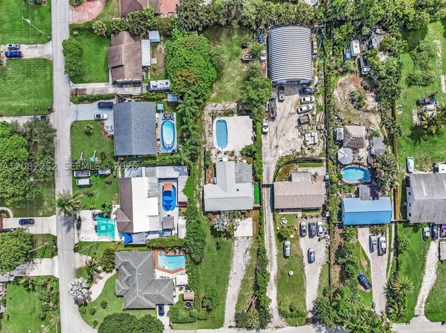 5088 2nd Rd, Lake Worth, FL 33467