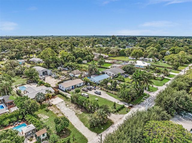 5088 2nd Rd, Lake Worth, FL 33467