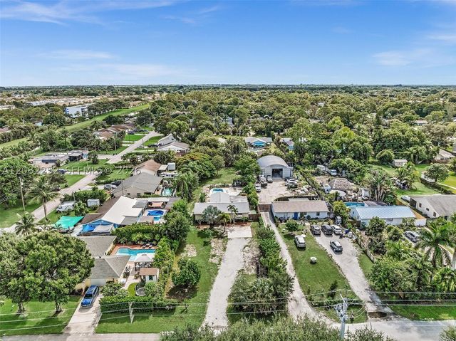 5088 2nd Rd, Lake Worth, FL 33467