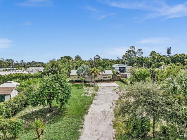5088 2nd Rd, Lake Worth, FL 33467