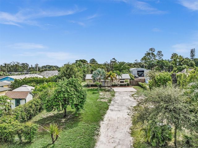 5088 2nd Rd, Lake Worth, FL 33467