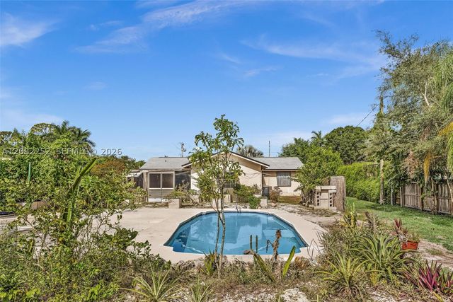 5088 2nd Rd, Lake Worth, FL 33467