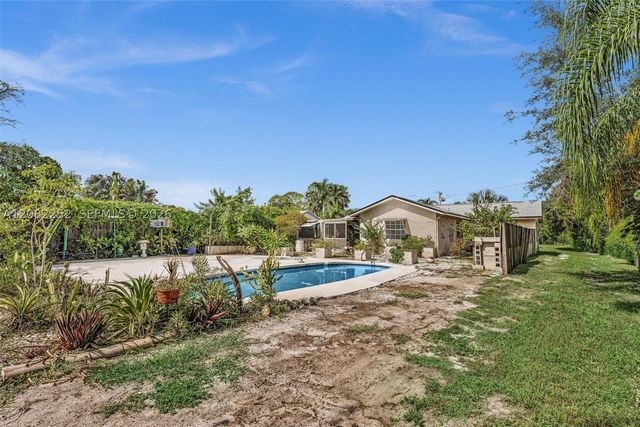 5088 2nd Rd, Lake Worth, FL 33467